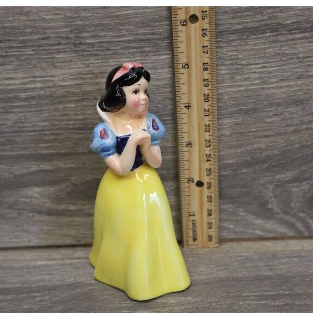 Disney Snow White Seven Dwarfs Porcelain Figurine Collectible Japan Hand Painted